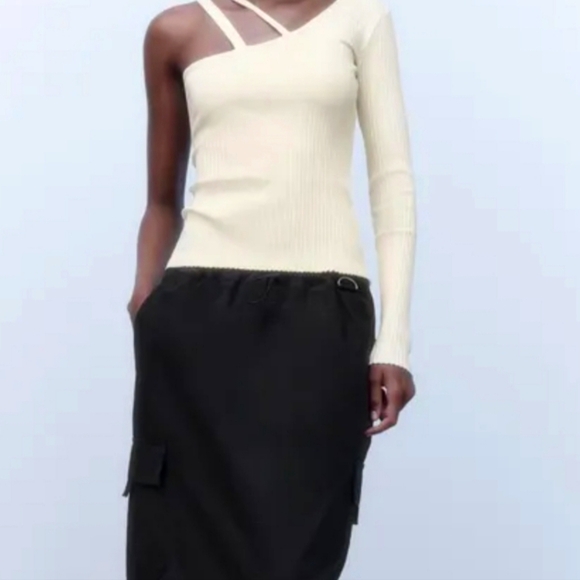 NWT-Zara asymetrical cream top-Medium - Picture 2 of 5